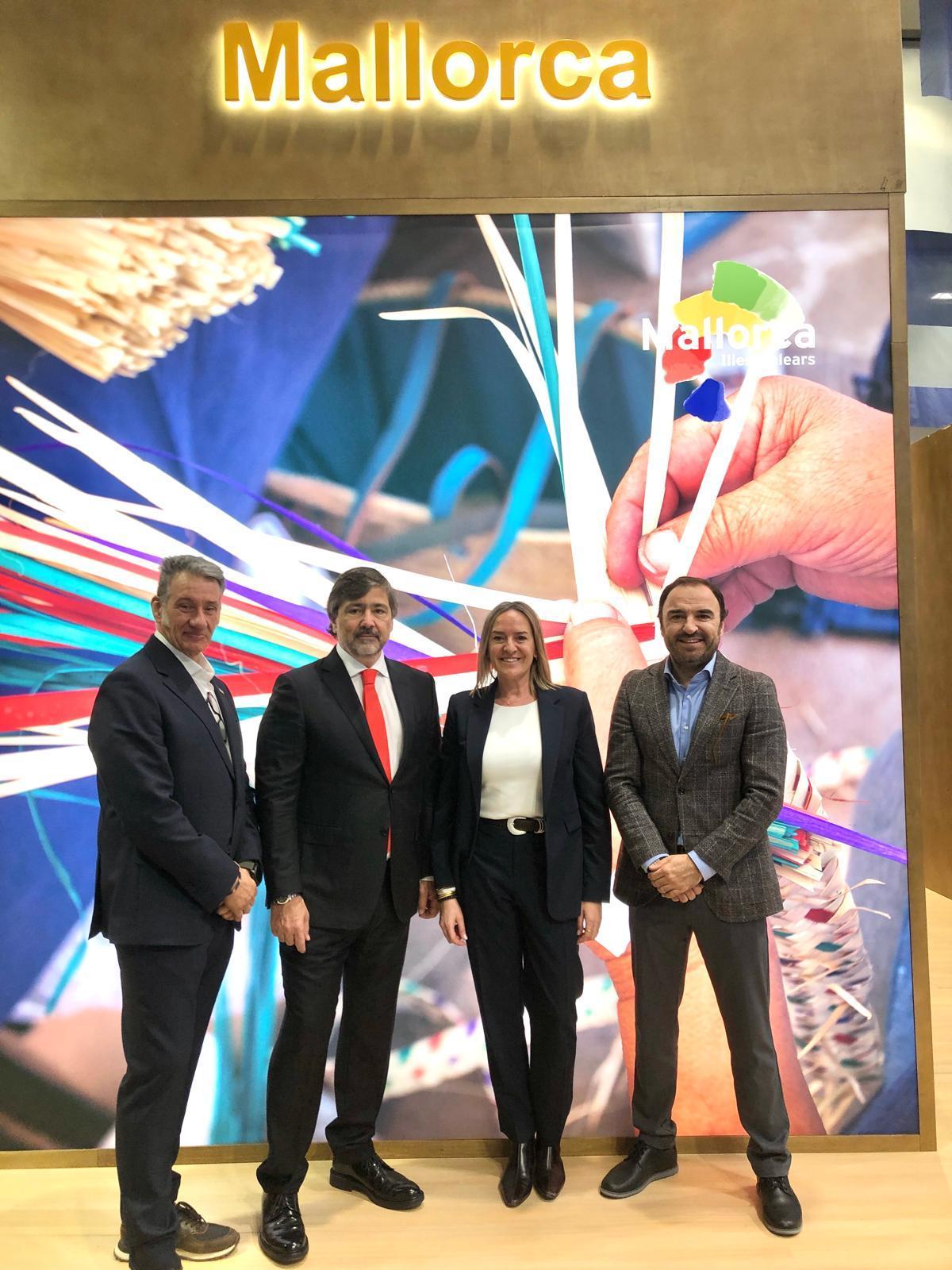 Representantes del sector turístico balear, a la izquierda Antoni Homar y Gabriel Subías.