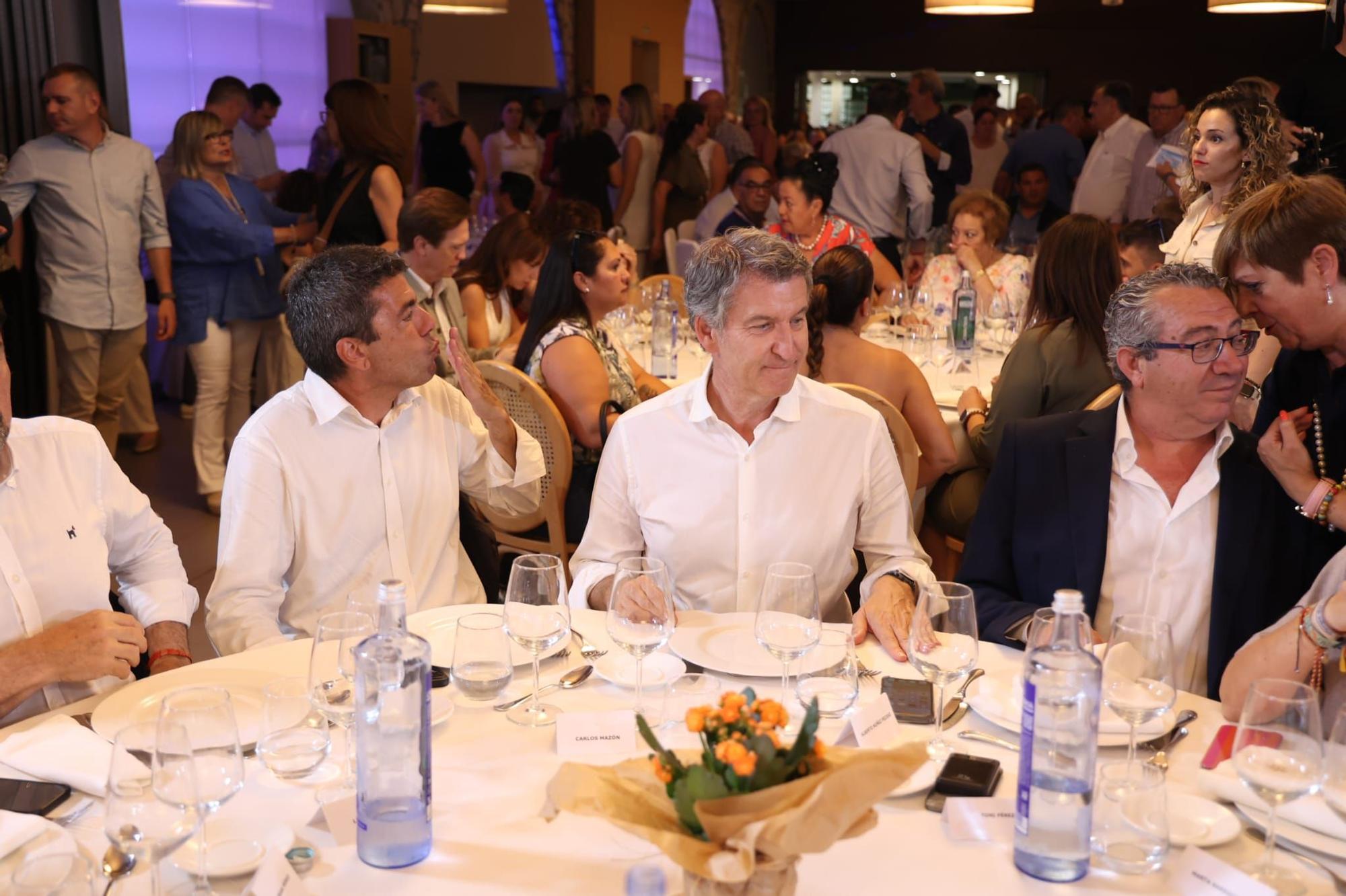 Así han llegado Feijóo y Mazón a la comida con militantes del PP en Alicante