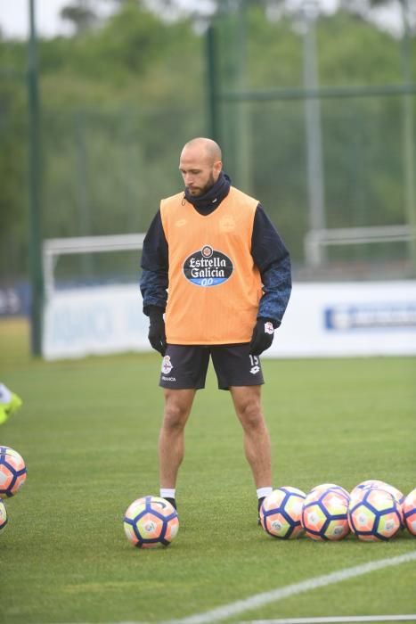 Los jugadores vuelven a los entrenamientos tras el empate en Pamplona ante el Osasuna.