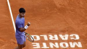 ROQUEBRUNE CAP MARTIN (France), 12/04/2025.- Carlos Alcaraz of Spain gestures after winning his semi final match against Alejandro Davidovich Fokina of Spain at the ATP Monte Carlo Masters tennis tournament in Roquebrune Cap Martin, France, 12 April 2025. (Tenis, Francia, España) EFE/EPA/SEBASTIEN NOGIER