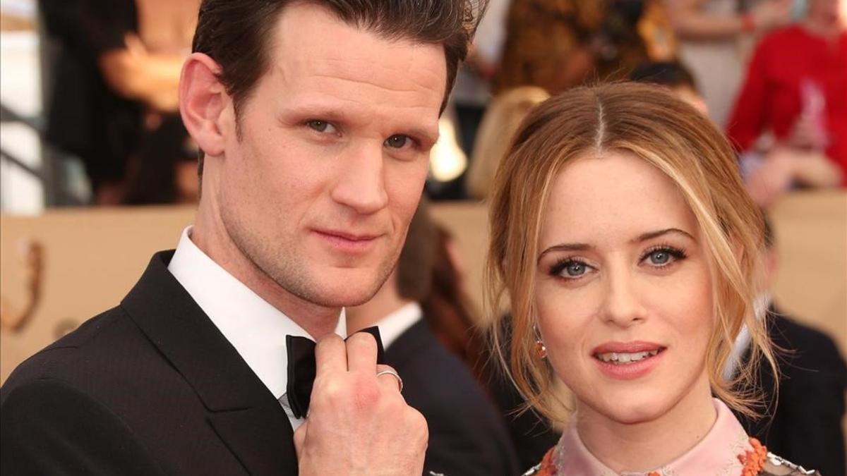 Matt Smith y Claire Foy, en una presentación de 'The crown' en Los Ángeles, en el 2017