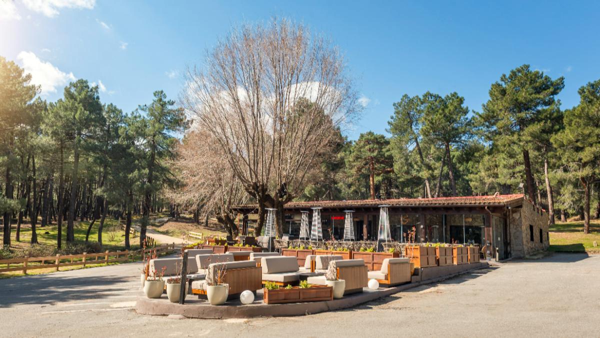 RUGE by Rubén Iborra inicia nueva temporada junto al embalse de La Jarosa, afianzando su propuesta como Mountain Club gastronómico.