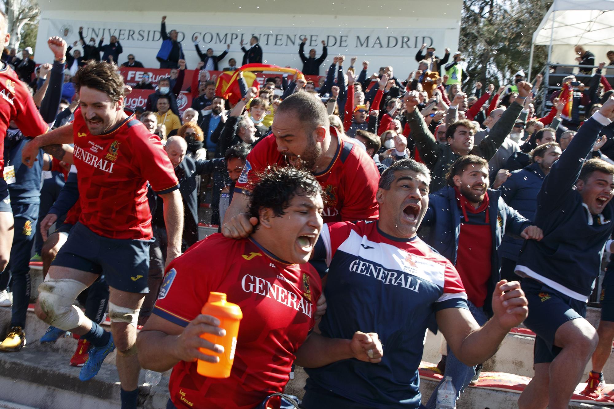 España gana a Portugal y se clasifica para el Mundial 24 años después