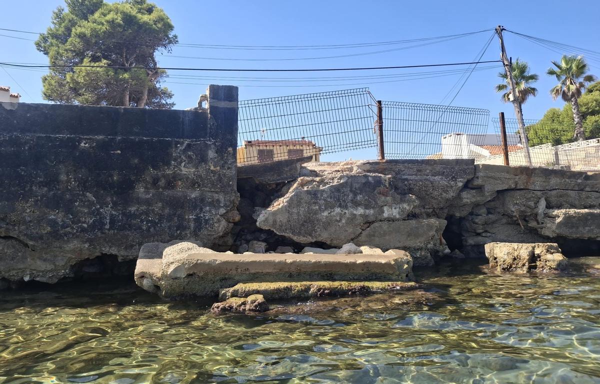Zambullirse en una playa en ruinas en Dénia (imágenes) Zambullirse en una playa en ruinas en Dénia (imágenes)