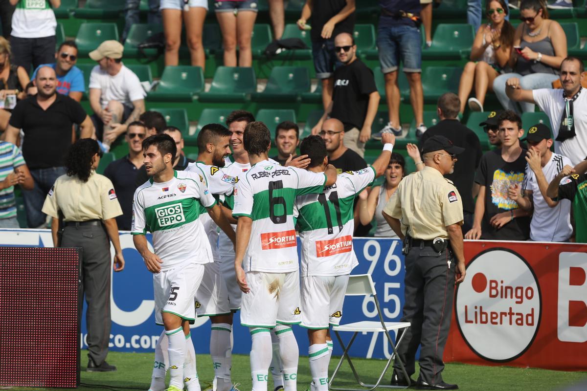 El Elche celebra uno de los dos goles de Coro al Espanyol en 2013