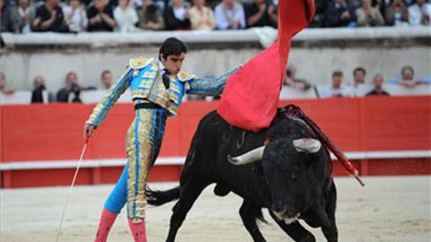 Perera abre la puerta grande de Nimes y Talavante corta una oreja