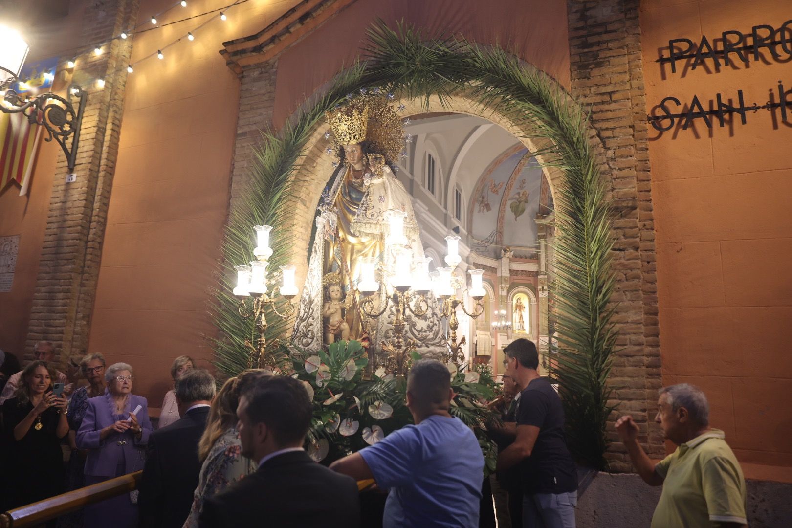 Procesión de la Virgen de los Desamparados del Barrio de San Isidro