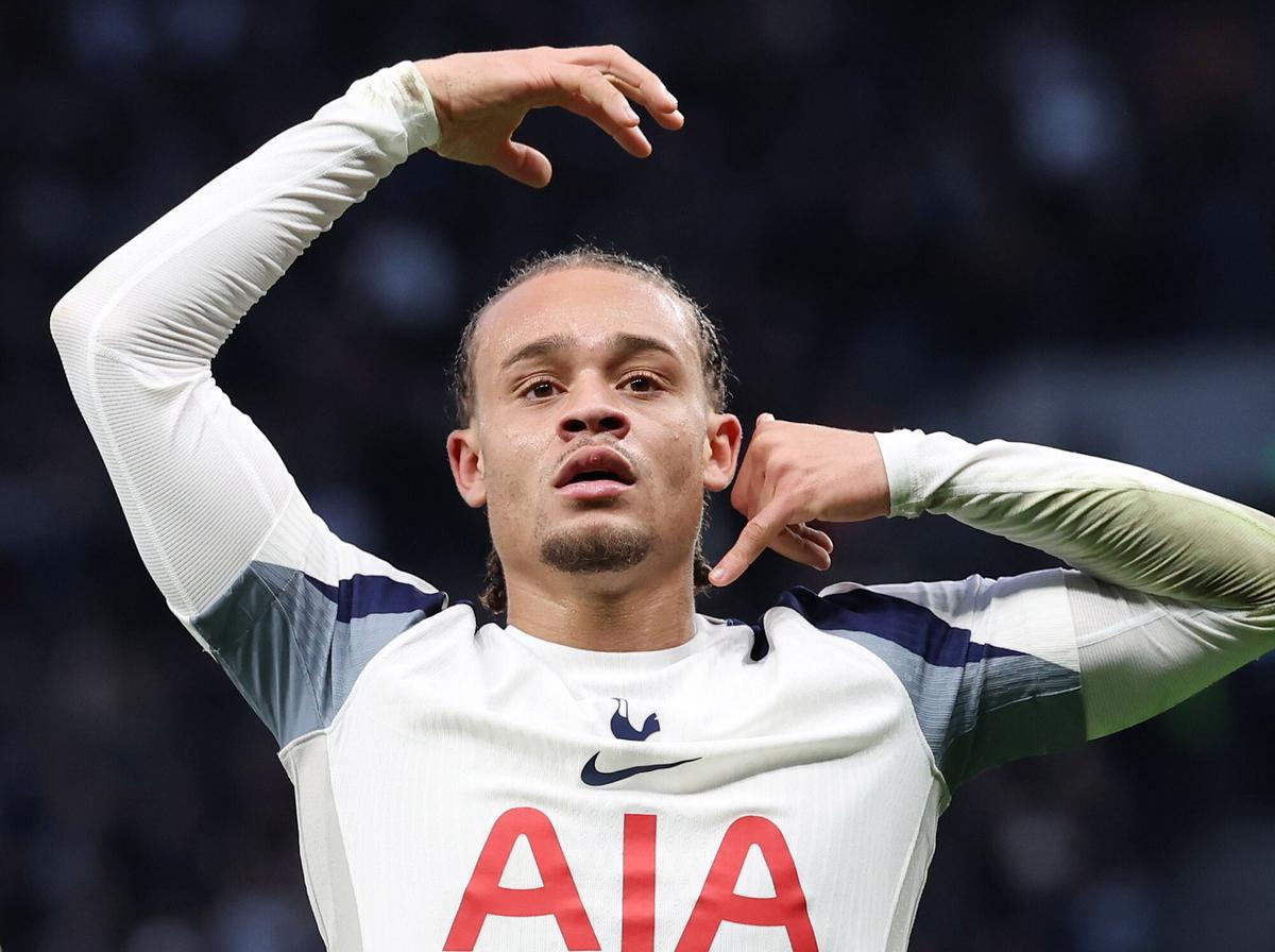 Xavi Simons y su clásica celebración