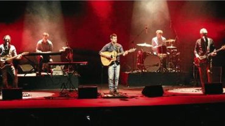 Joan Dausà i la seva banda en concert de divendres a Girona.