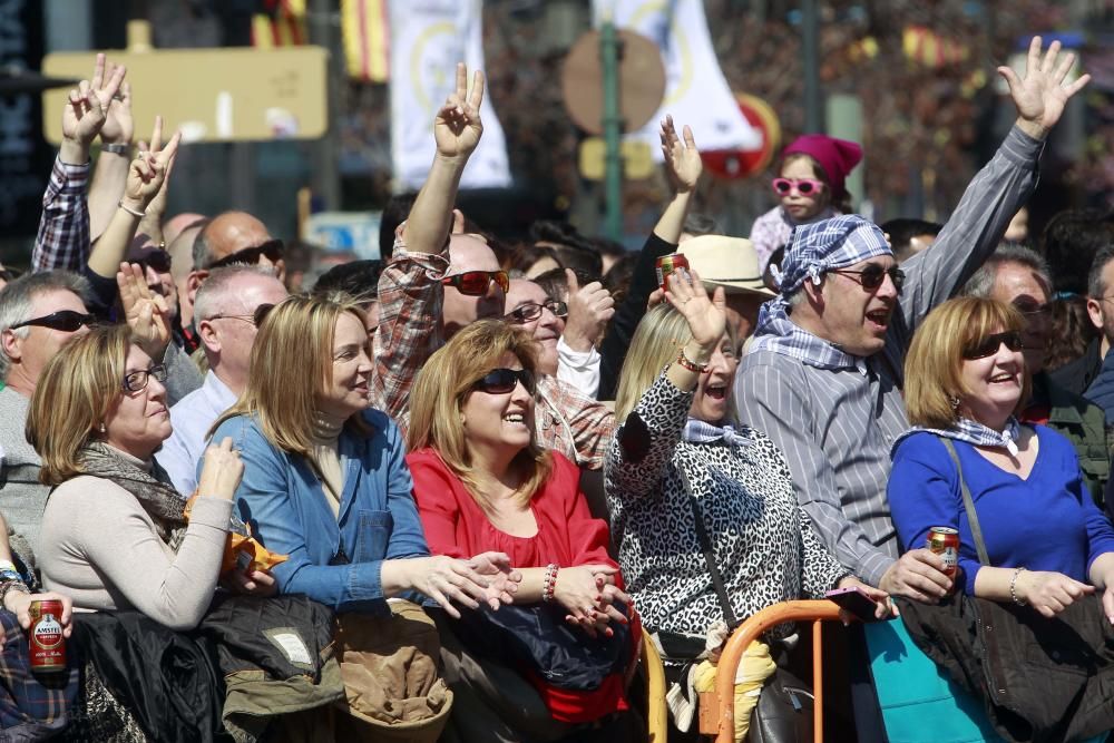 Búscate en la mascletà del 13 de marzo