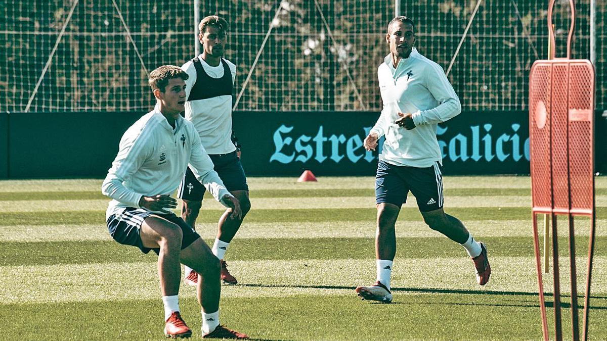 Baeza, Kevin y Mallo, durante el entrenamiento de ayer. // RCCELTA