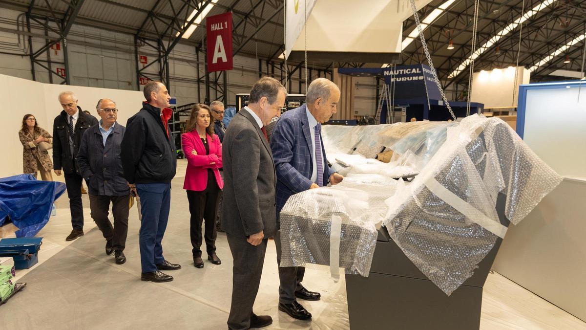 Caballero y García Costas, en primer término, esta mañana en el Ifevi