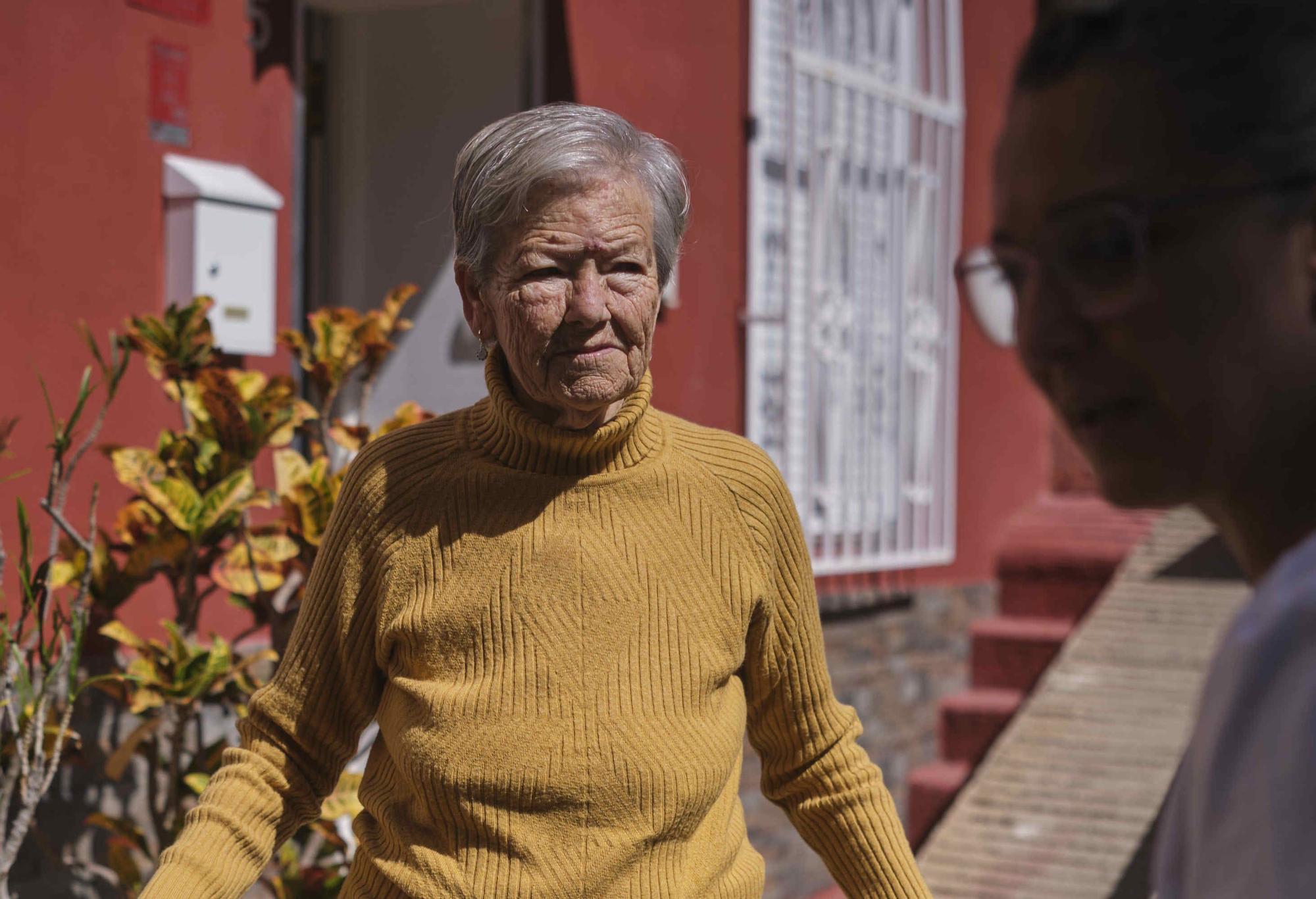 Estado de abandono del barranco que pasa por la trasera del barrio de Los Lavaderos