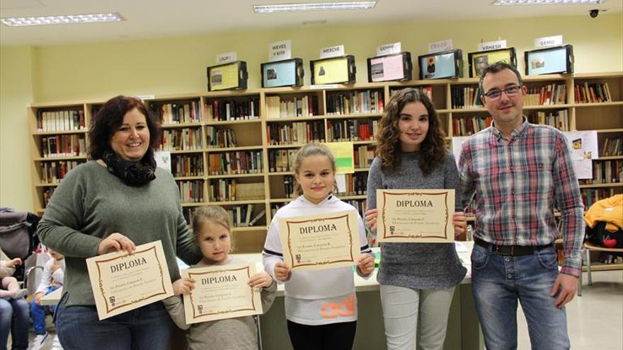 La biblioteca recibe encuentros con escritores, talleres y premios