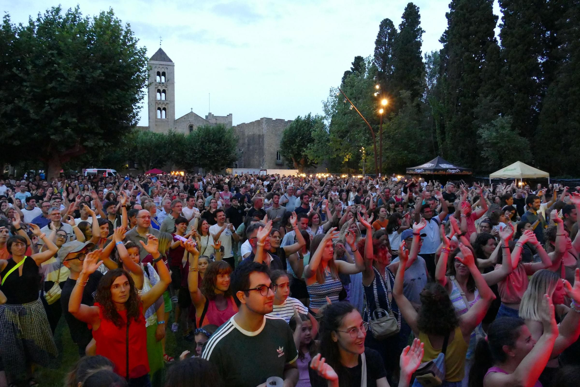 La segona Bertranada Fest congrega unes 8.000 persones als concerts de Ginestà i Búhos