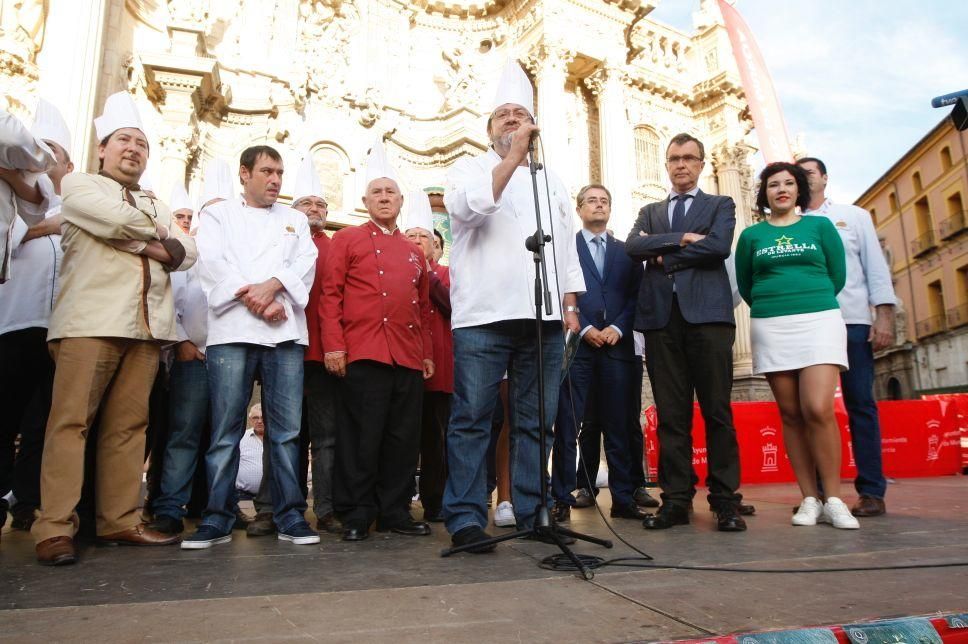 Reparten más de 10.000 Pasteles de Carne en la pla