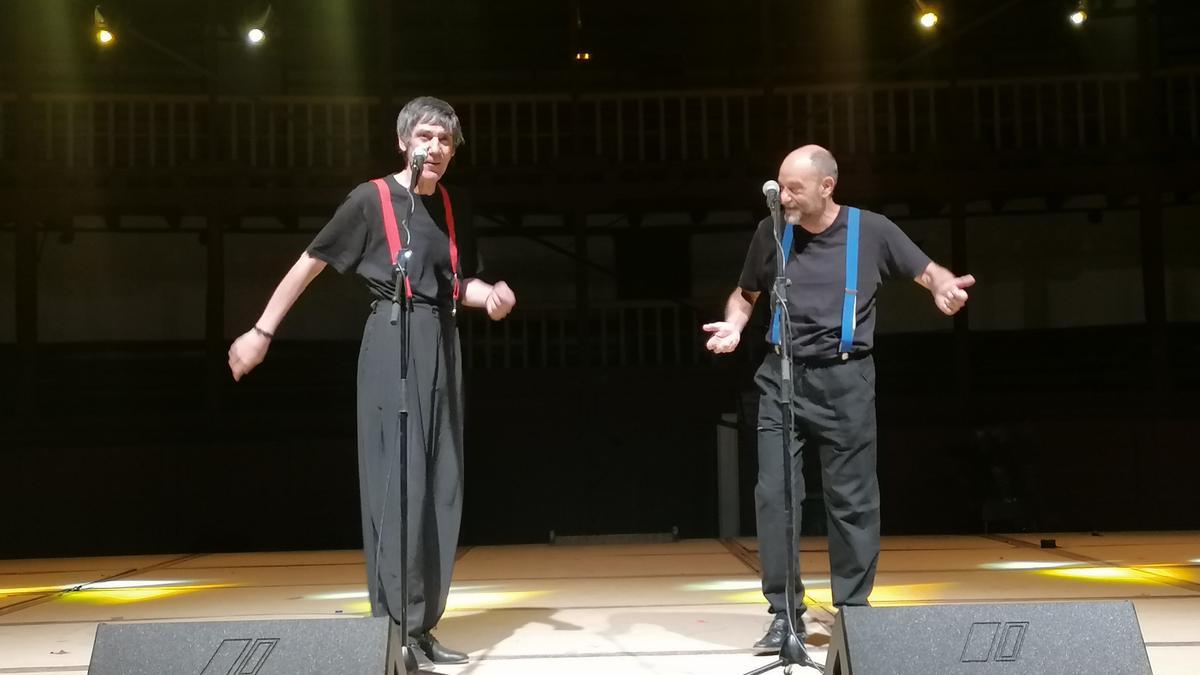 El dúo Faemino y Cansado durante el espectáculo ofrecido en la plaza de toros