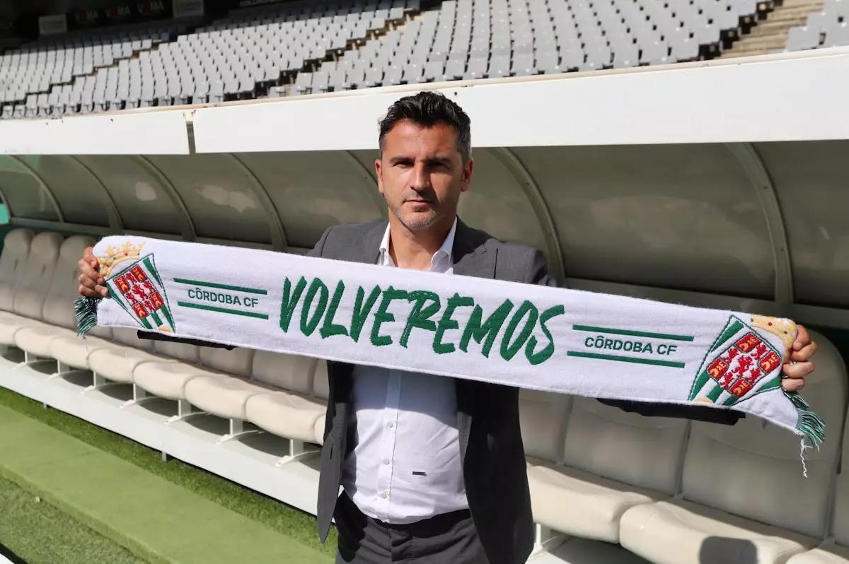 Iván Ania, en su presentación oficial con el Córdoba CF en verano de 2023.