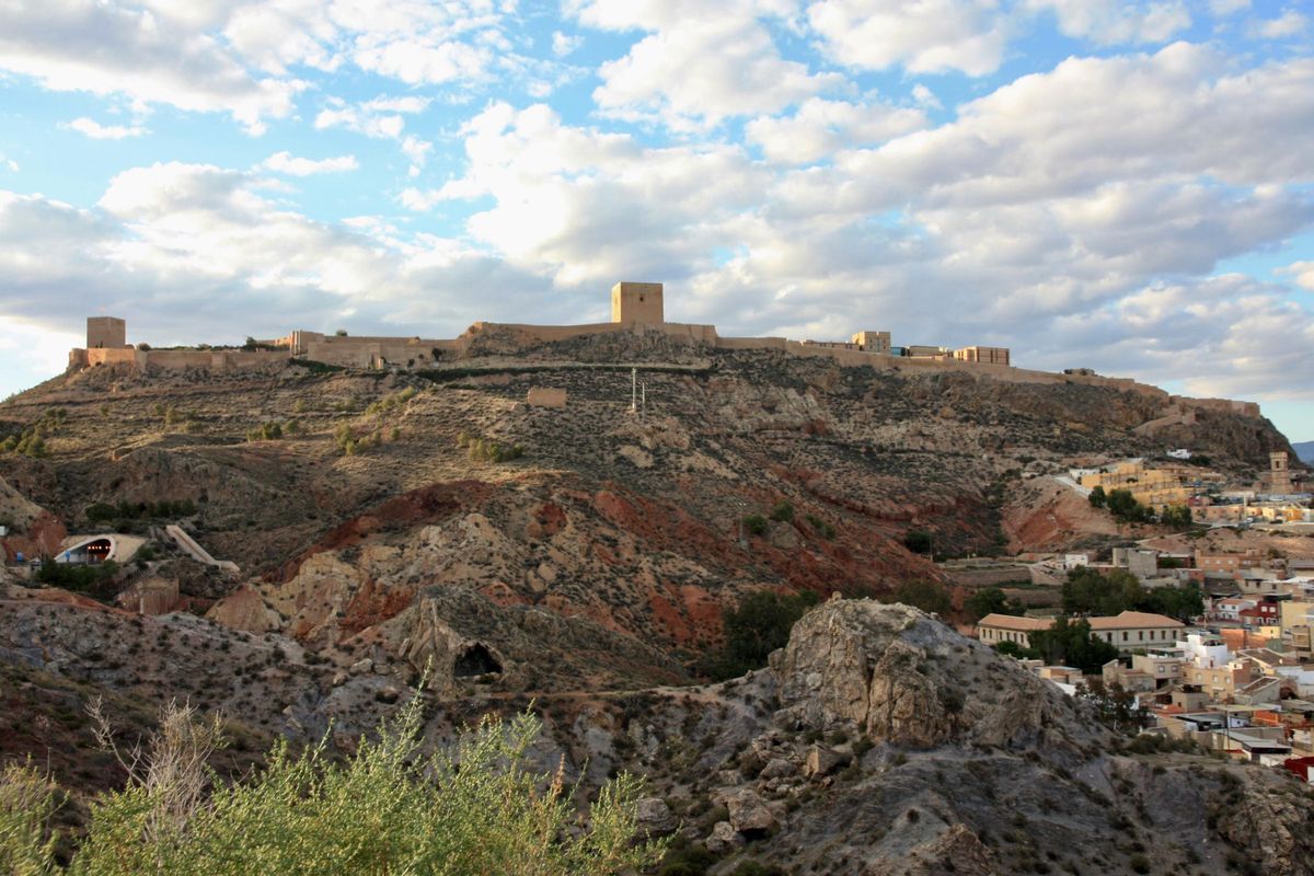 Vista general del Castillo de Lorca en una imagen de archivo.