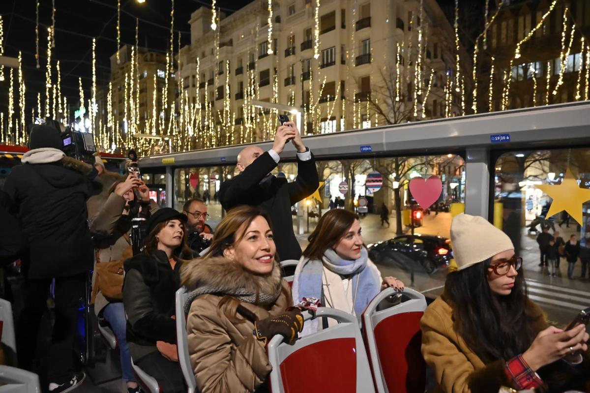 Así es el nuevo bus de la Navidad de Zaragoza