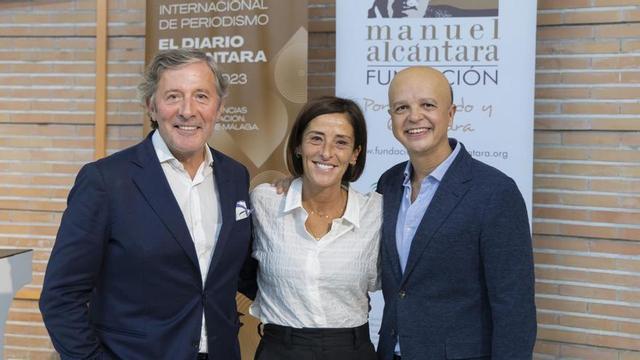 Jesús Álvarez y Pilar Casado , junto a Agustín Rivera