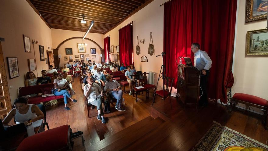 Los asistentes a esta primera Escuela de Verano de la Macaronesia en una de las conferencias.