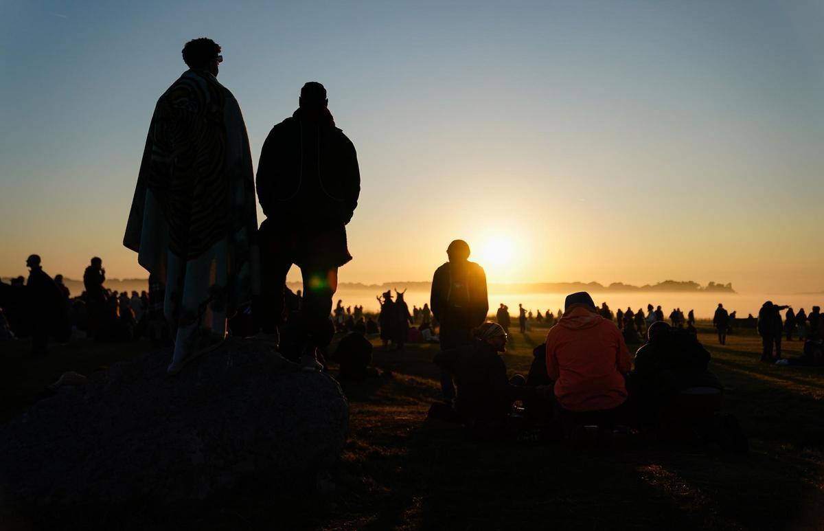 Salida del sol del solsticio de verano desde Stonehenge