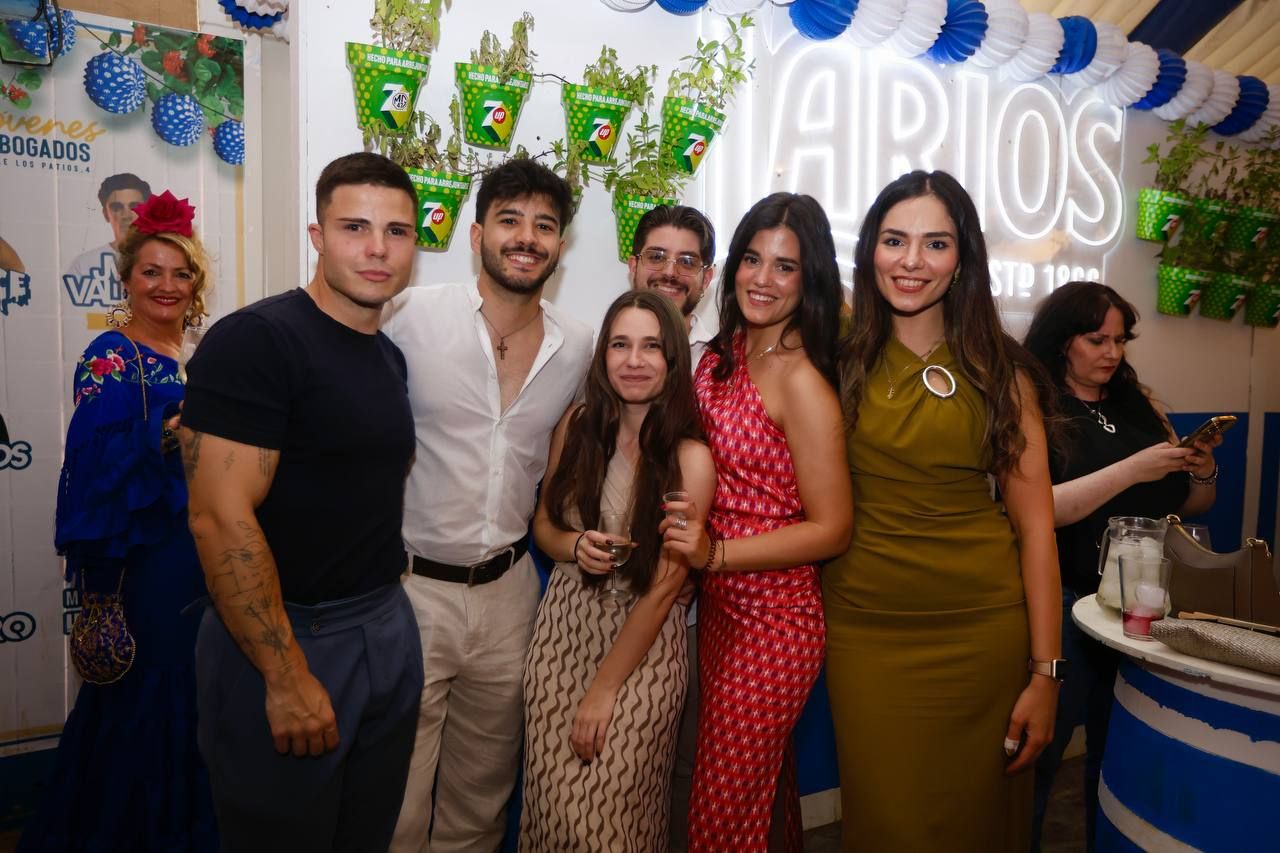 El tardeo se impone en las casetas de la Feria de Córdoba para disfrute de propios y extraños