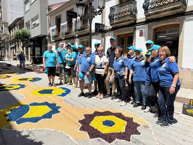 Los alfombristas de Cunchas e Flores, de Bueu, el Corpus San Paio 2026 en A Estrada