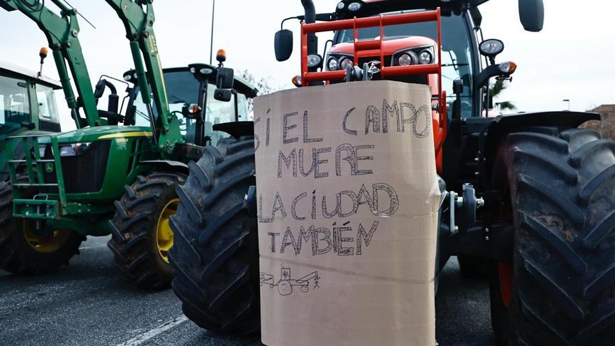 Los agricultores toman Valencia: los tractores colapsan el tráfico