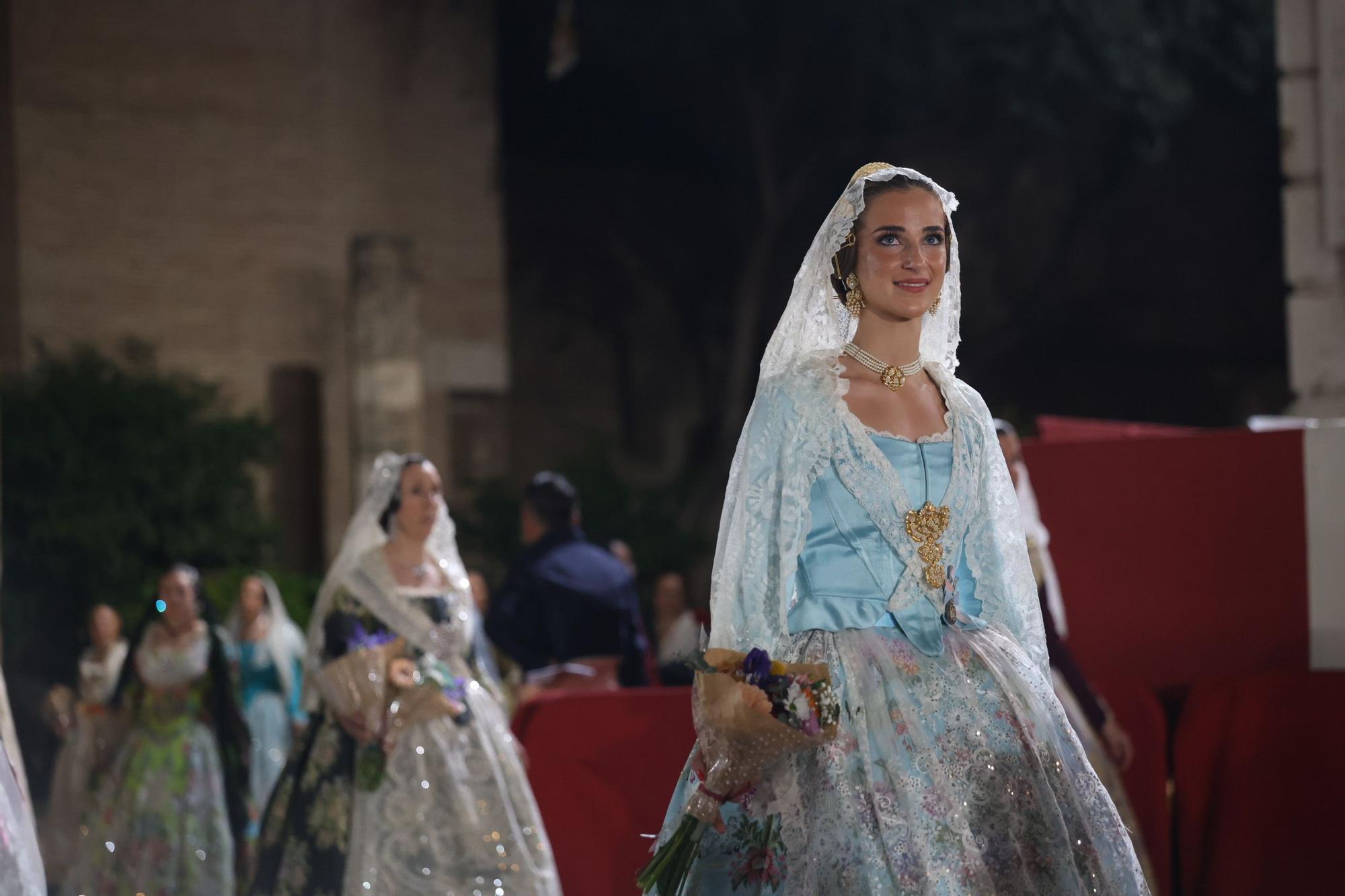 Búscate en el primer día de la Ofrenda en la calle San Vicente entre las 22 y las 23 horas