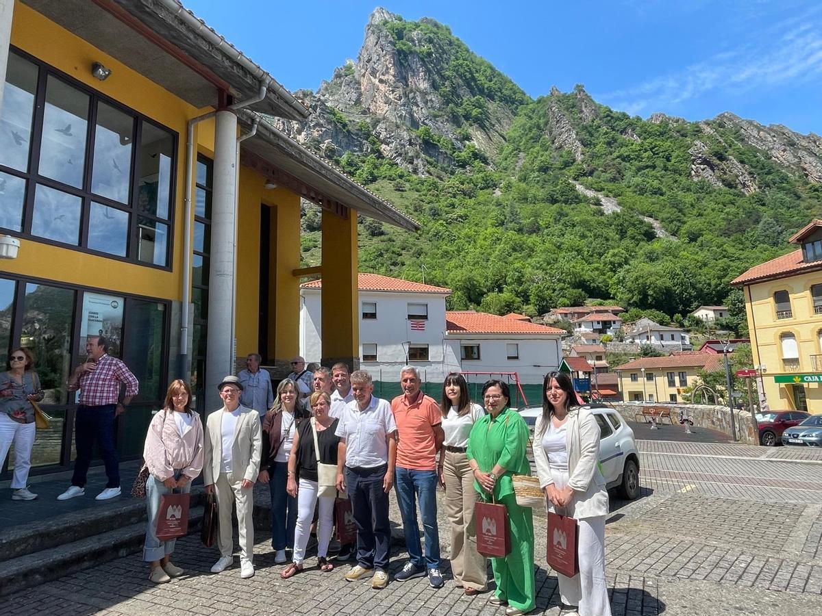 En imágenes: Mucho público en Somiedo en el encuentro de las "polas" asturianas y leonesas
