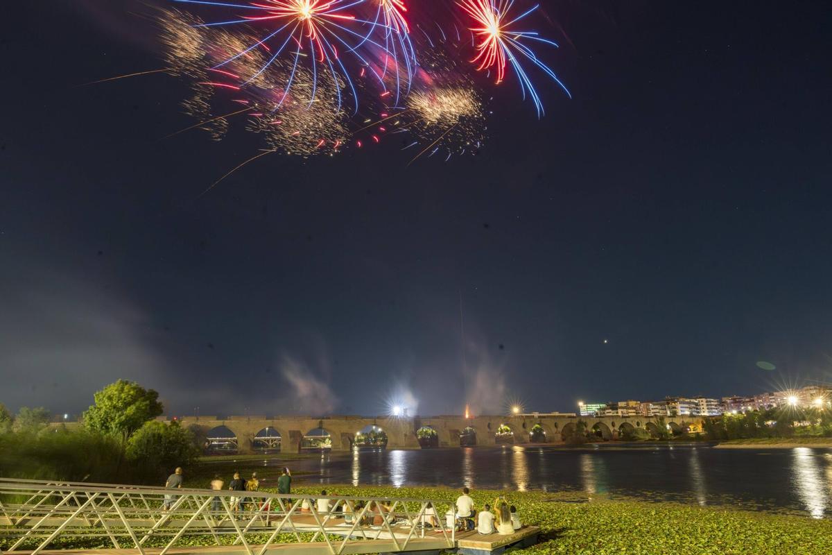 Las imágenes de los fuegos artificiales de Badajoz