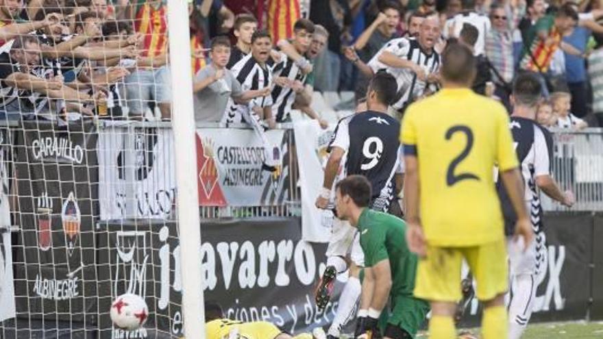 El Castellón  se lleva el derbi  con más «tabal»  que «dolçaina»