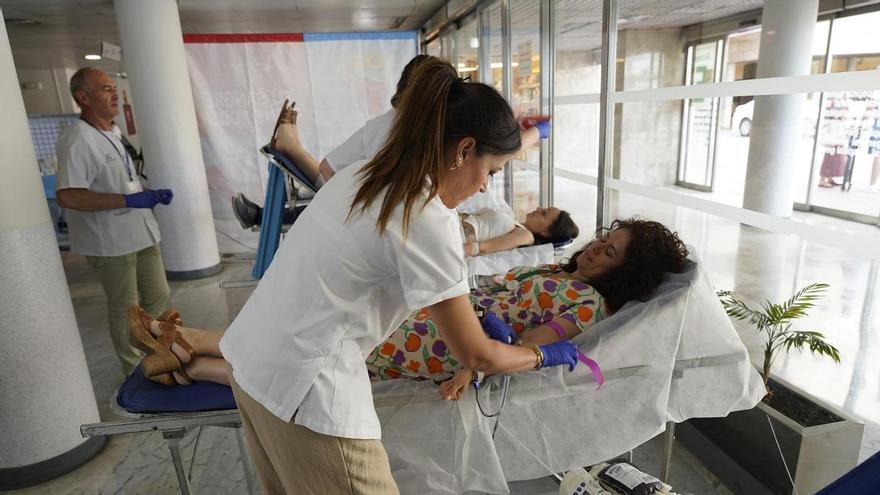El Hospital Reina Sofía celebra una maratón de sangre para impulsar la donación en su 50 aniversario