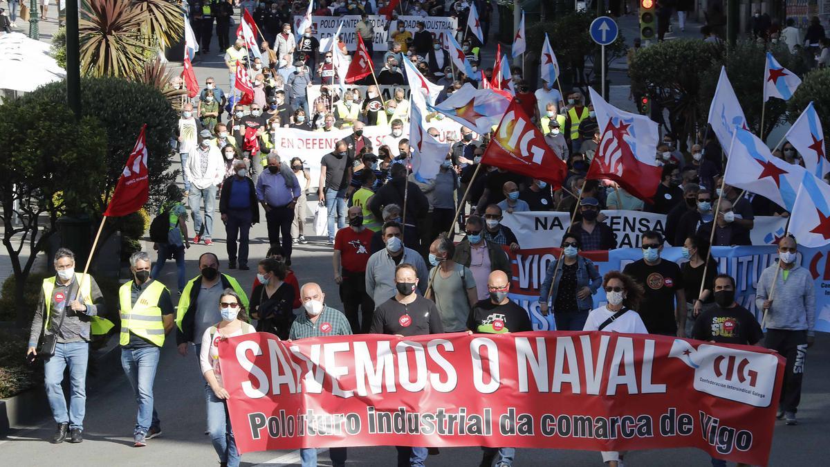 La marcha salió de A Doblada y remató en la farola de Urzáiz