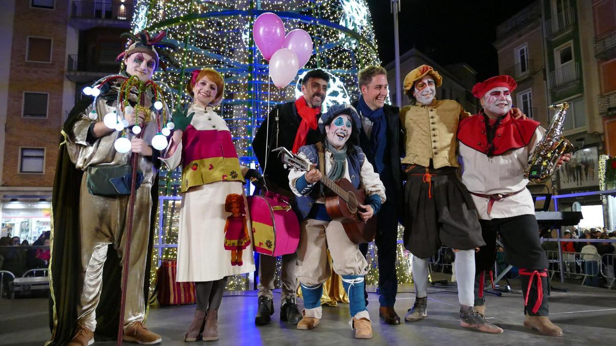 EN IMATGES | Figueres celebra l'encesa de llums de Nadal amb en Fumera i la Nadalina