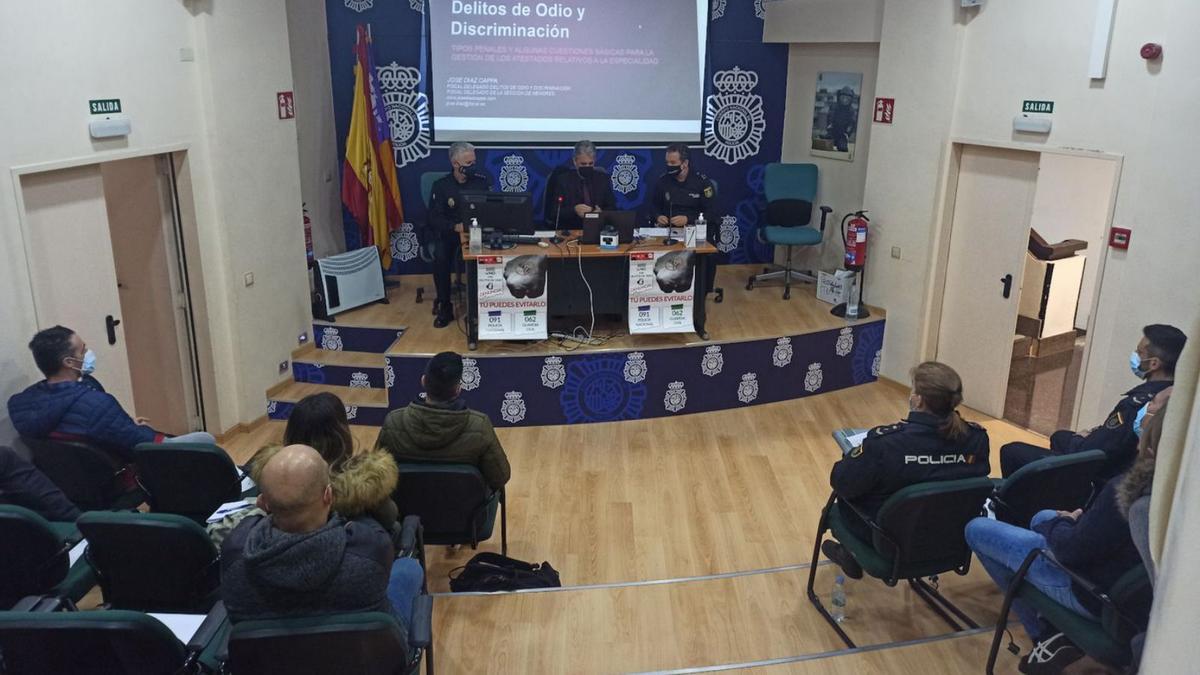 Jornadas policiales contra los delitos de odio celebradas en la Jefatura Superior de Balears.