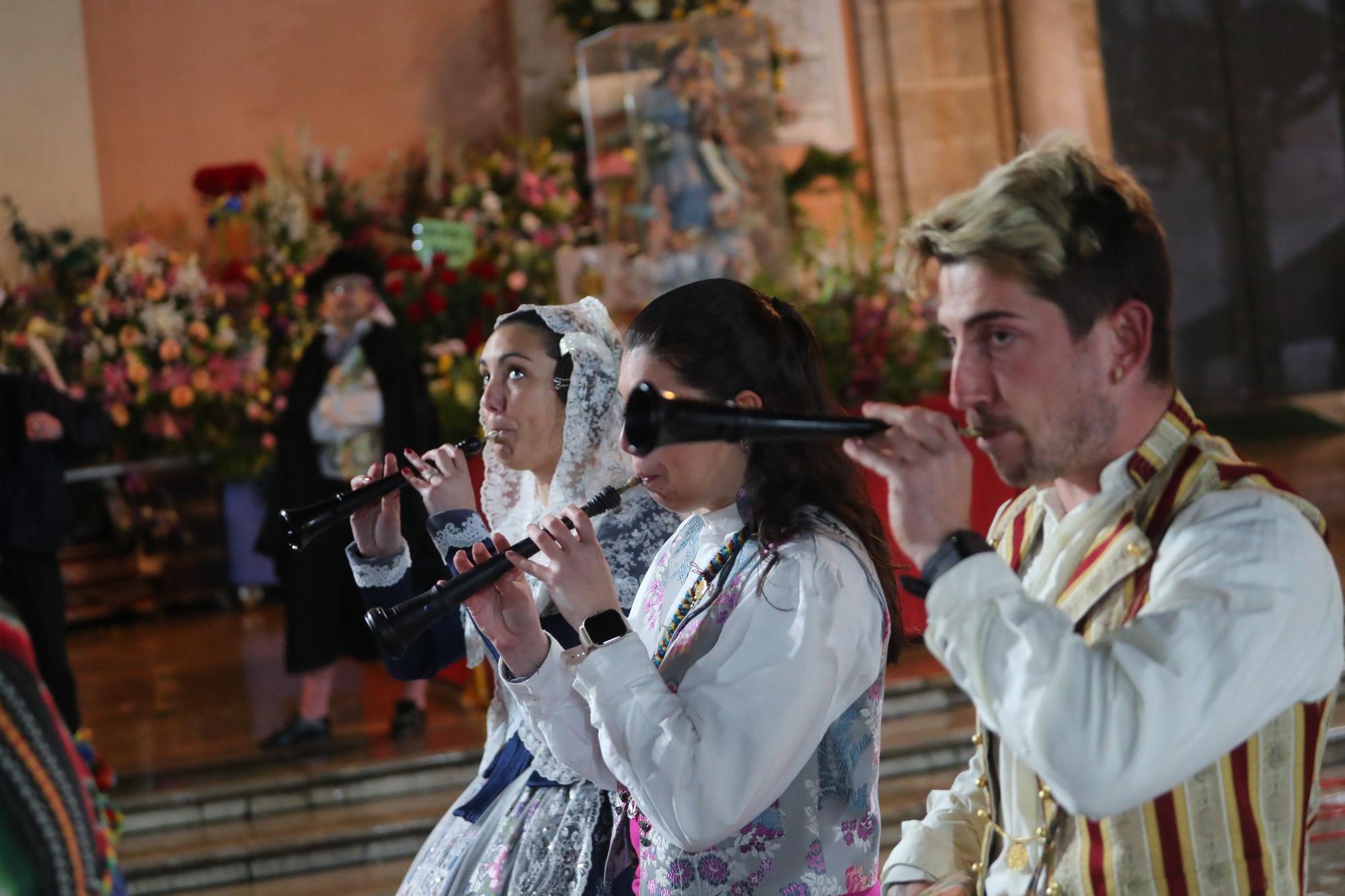 Búscate en el primer día de ofrenda por la calle de la Paz (entre las 21:00 a las 22:00 horas)