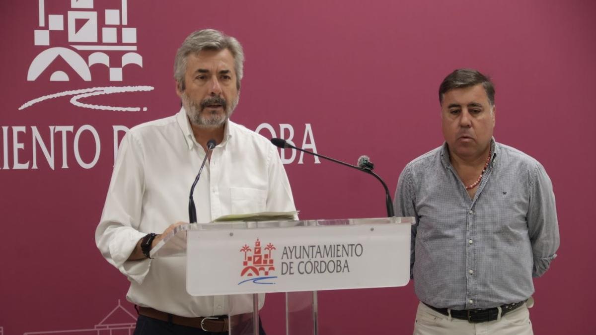Miguel Ángel Torrico, presidente de Urbanismo, junto a Miguel Ruiz Madruga.