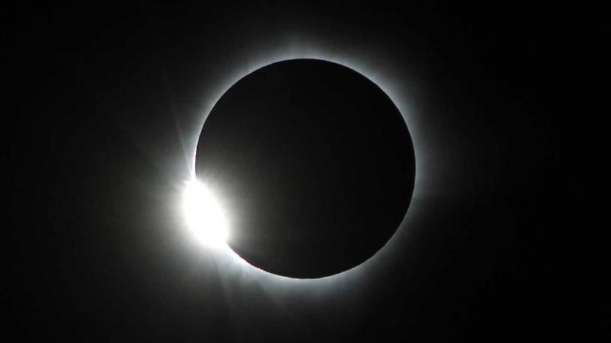 El eclipse del 9 de marzo de 2016, captado en Indonesia.