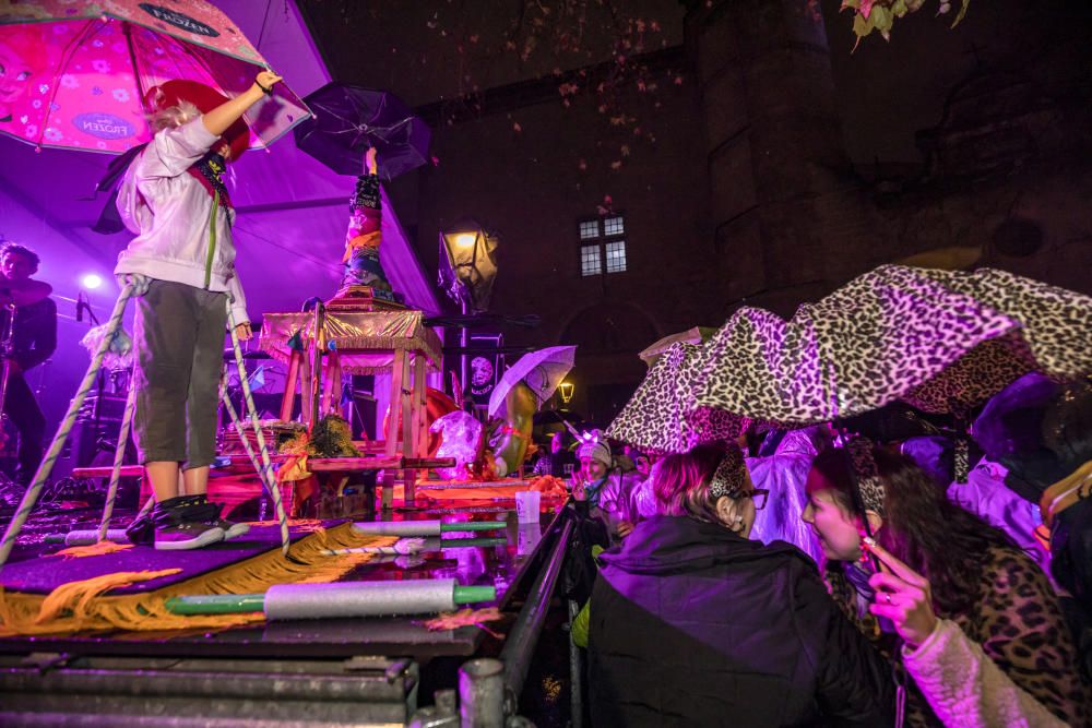 Las cofradías de Sant Sebastià se burlan de Gloria