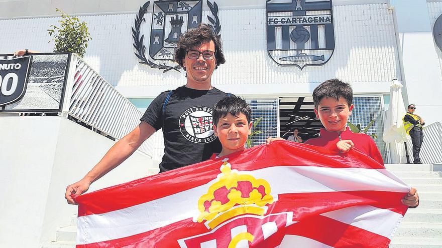 La increíble historia entre un niño almeriense y el Sporting: Juanito sigue fiel a los colores