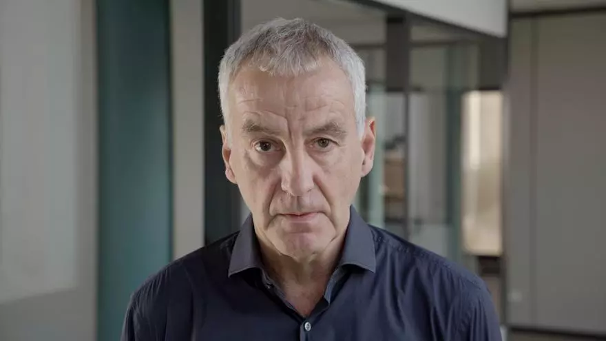 VÍDEO | El Gobierno concentrará el rearme de España en diseñar los uniformes militares más elegantes de Europa