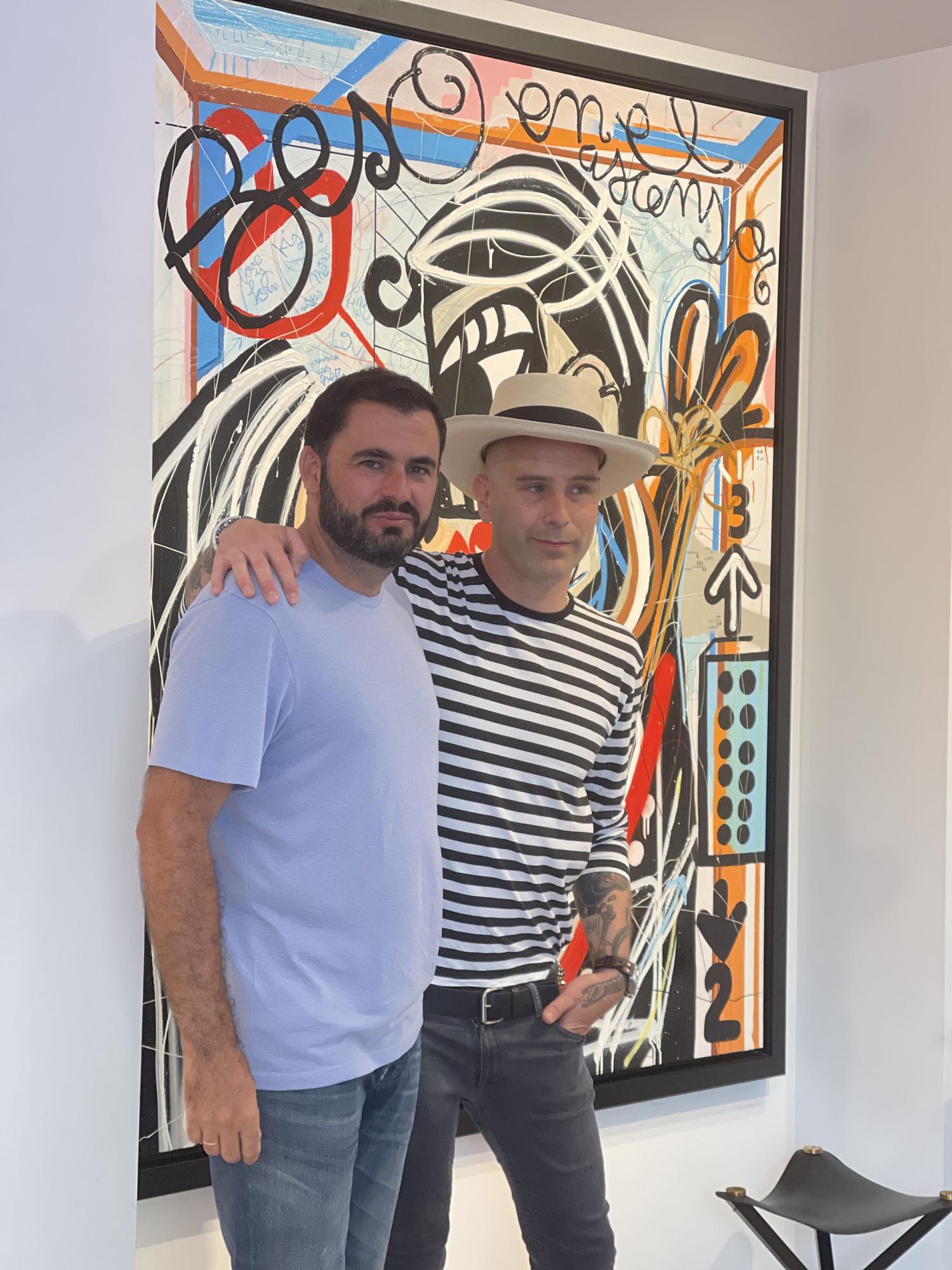 Miguel Caravaca visita al coleccionista Drew Aaron en la Gallery Red, en Mallorca