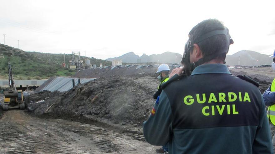 La Guardia Civil denunció la mala gestión de residuos en la planta de Befesa el pasado verano.
