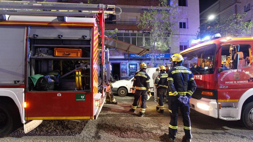 Once heridos en el incendio de una vivienda en la Zona Norte de Alicante