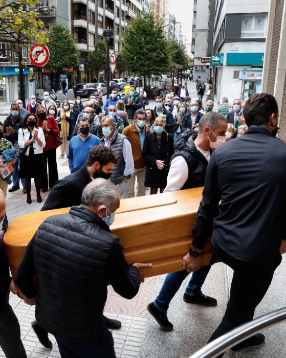 Funeral en Gijón por Adriano Sánchez