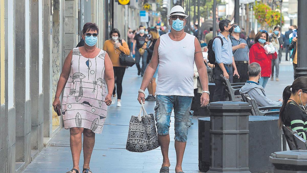 España abandona el nivel de riesgo alto tras bajar la incidencia acumulada de 150