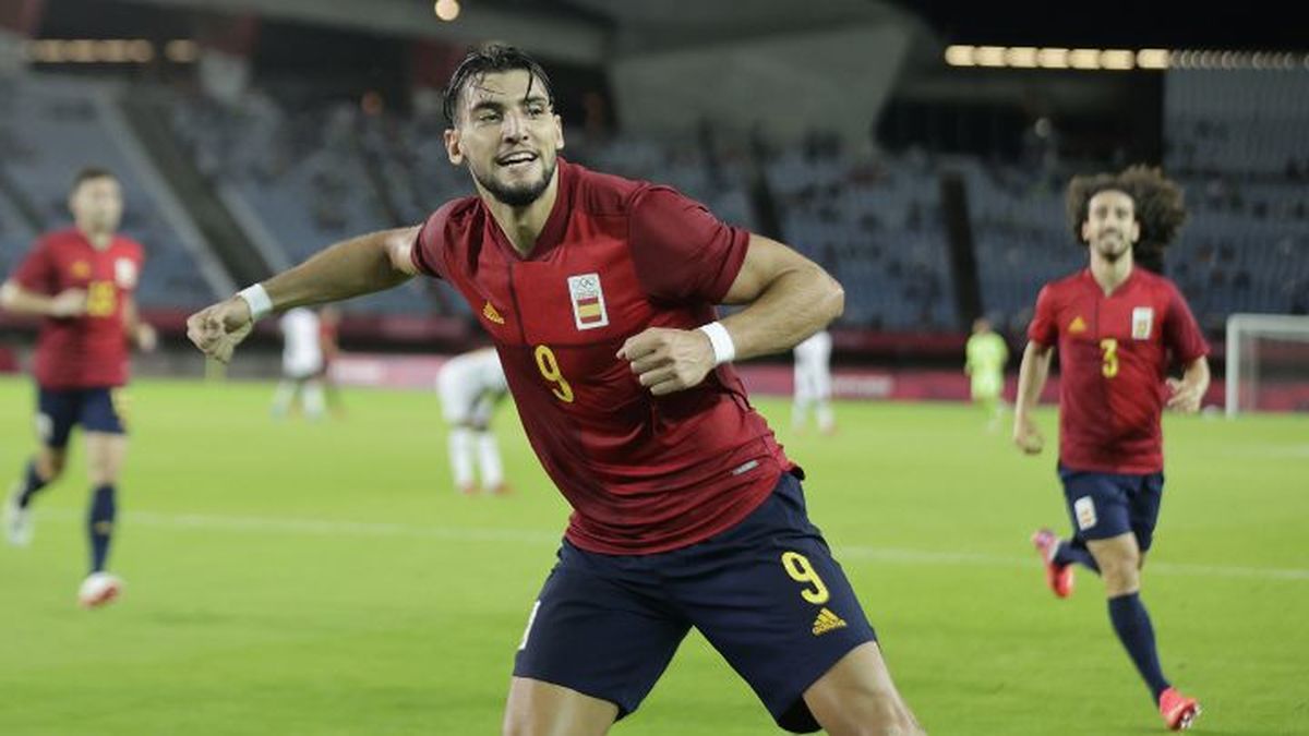 Con triplete de Rafa Mir, España logró superar a Costa de Marfil en un emocionante tiempo extra